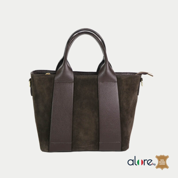 Дамска чанта Prea кафе. Естествен велур с декоративни елементи от естествен кожа.